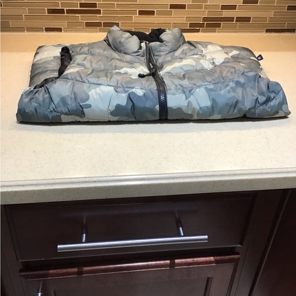 Recycle Lightweight Camouflage puff Vest. - Picture 4 of 7